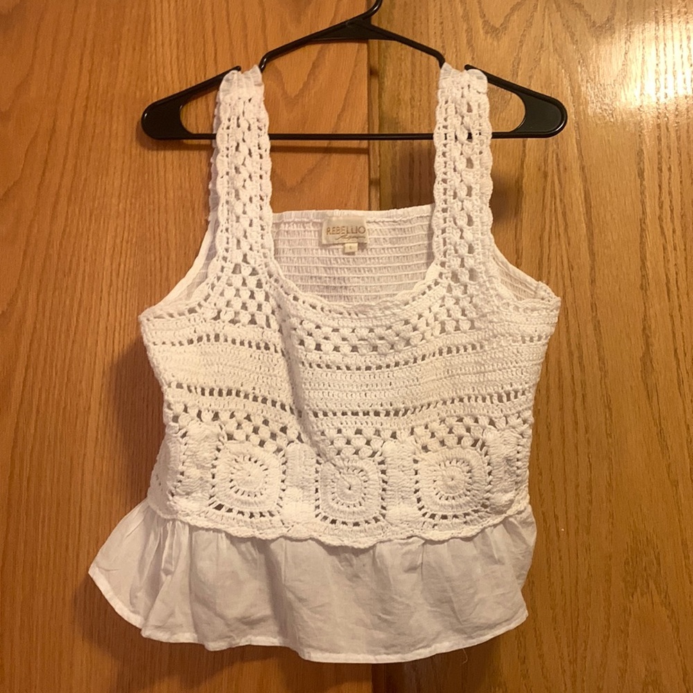 White lace tank top size large